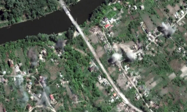 Ukraine claims Russia looks for weak points in defences near key river