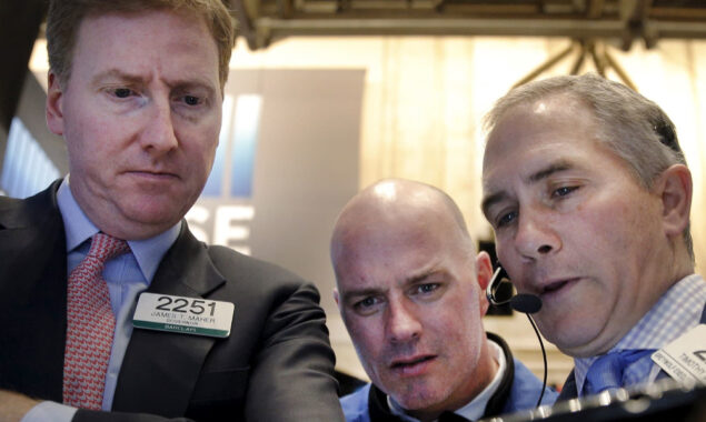 US stocks churn on mixed labor data, OPEC meeting