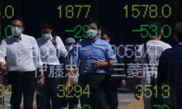 Tokyo stocks close lower on inflation worries