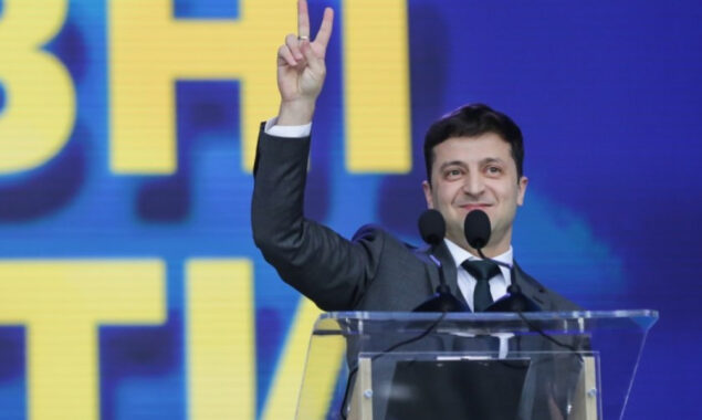  Zelenskiy swears to reclaim land in the east of Ukraine