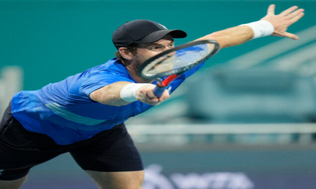 Murray back in quarter-finals for first time in six months