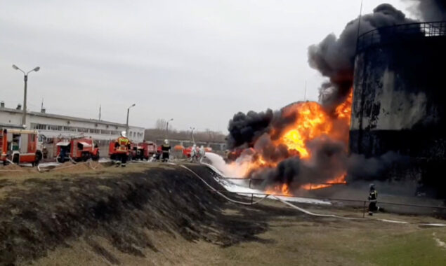 Russian shelling caused  fire in a chemical factory in eastern Ukraine