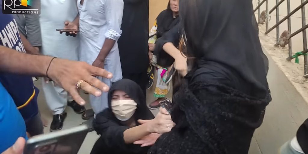 Emotional Reaction of Aamir Liaquat's Rumored Wife Hania/Bolnews.com