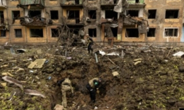 Russian missile strike on the Donetsk region, numerous residences were damaged and one person was killed