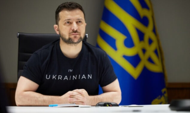 Zelensky visits war-damaged south Ukraine Mykolaiv