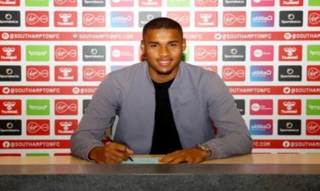 Southampton sign goalkeepers Bazunu, Lis