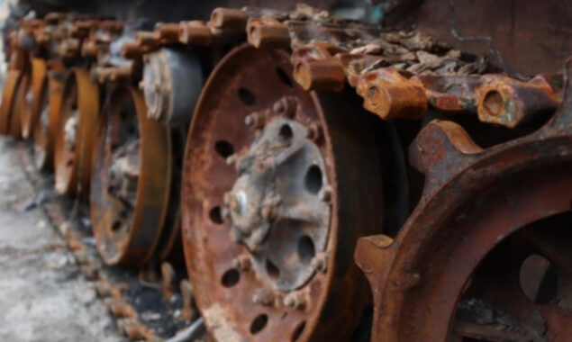 IFVs are destroyed by Ukrainian paratroopers