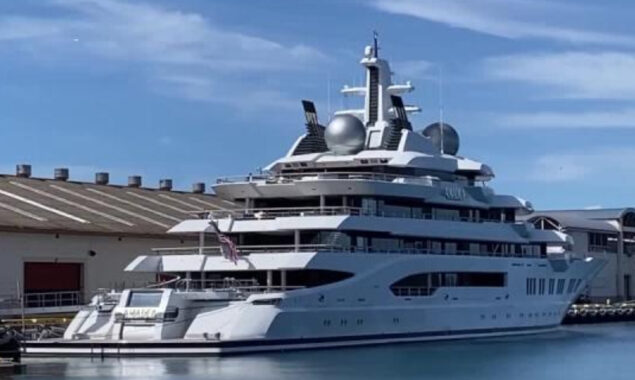 US seizure order, a Russian superyacht arrives in Hawaii