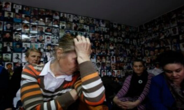 Dutch government expresses regret to Srebrenica survivors