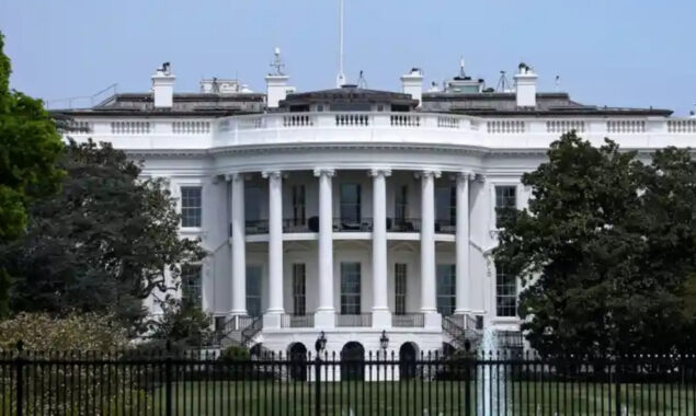 White House says concerned about recession but US economy strong