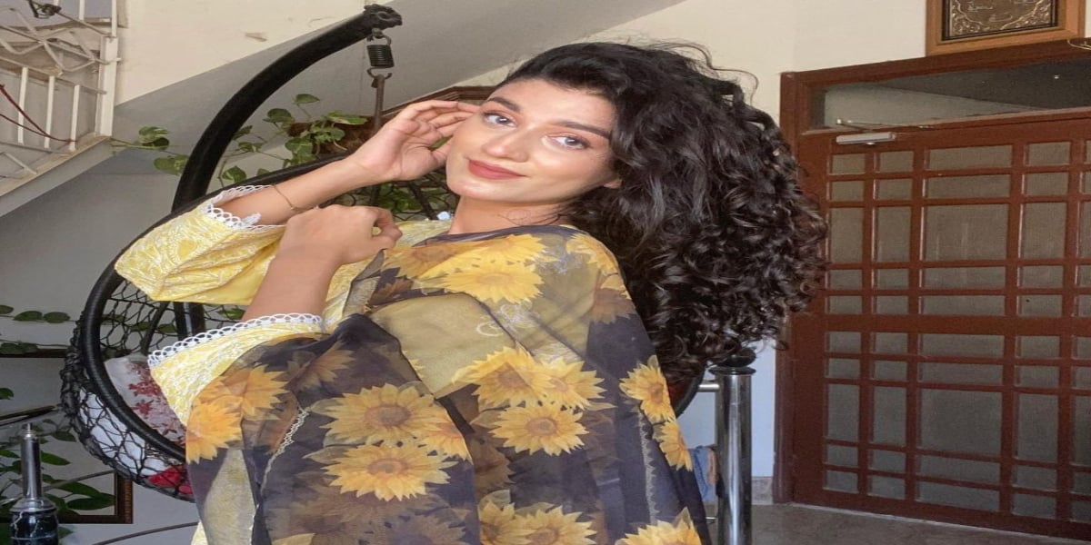 Her curly hairs in Berukhi