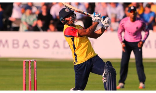 Feroze Khushi scores 67 for Essex