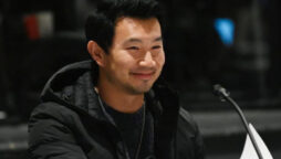 Simu Liu ‘shook’ over with ‘professional autograph seeker’ 