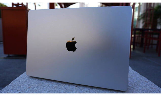 Apple MacBook Pro 14 and 16 have notches (2021)