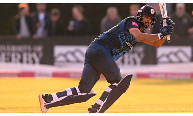 Shan Masood shows his contribution to leading Derbyshire