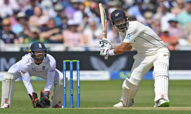 Mitchell, Blundell hit tons as New Zealand turn screw on England