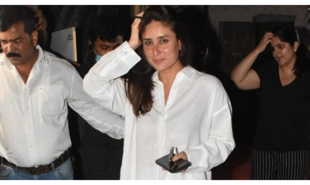 Kareena Kapoor Khan poses at Mehboob Studio