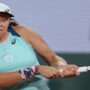 World No. 1 Swiatek extends winning run to reach French Open semis