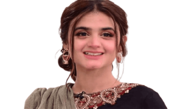 Hira Mani praises Naseebo Lal, a well-known singer in an Insta story