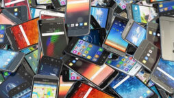 Government Decides to revoke Ban on Import of Mobile Phones