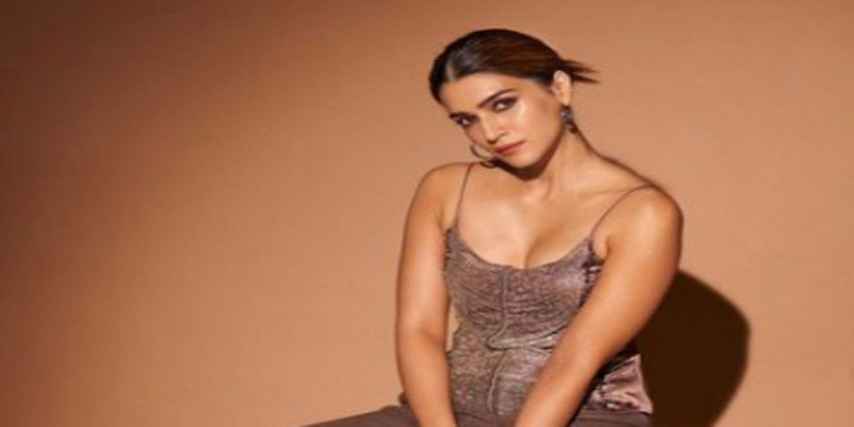 Kriti Sanon looks marvelous in her new work out video