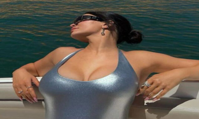 Kylie Jenner:  sizzling swimsuit photos give us a glimpse into Lake Life