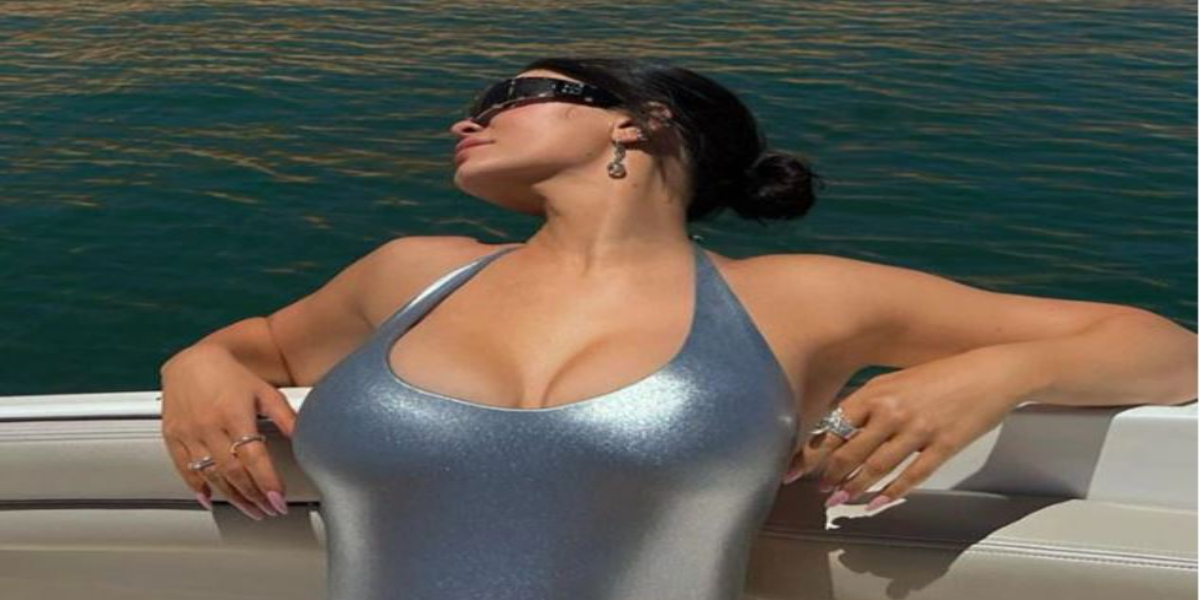 Kylie Jenner:  sizzling swimsuit photos give us a glimpse into Lake Life