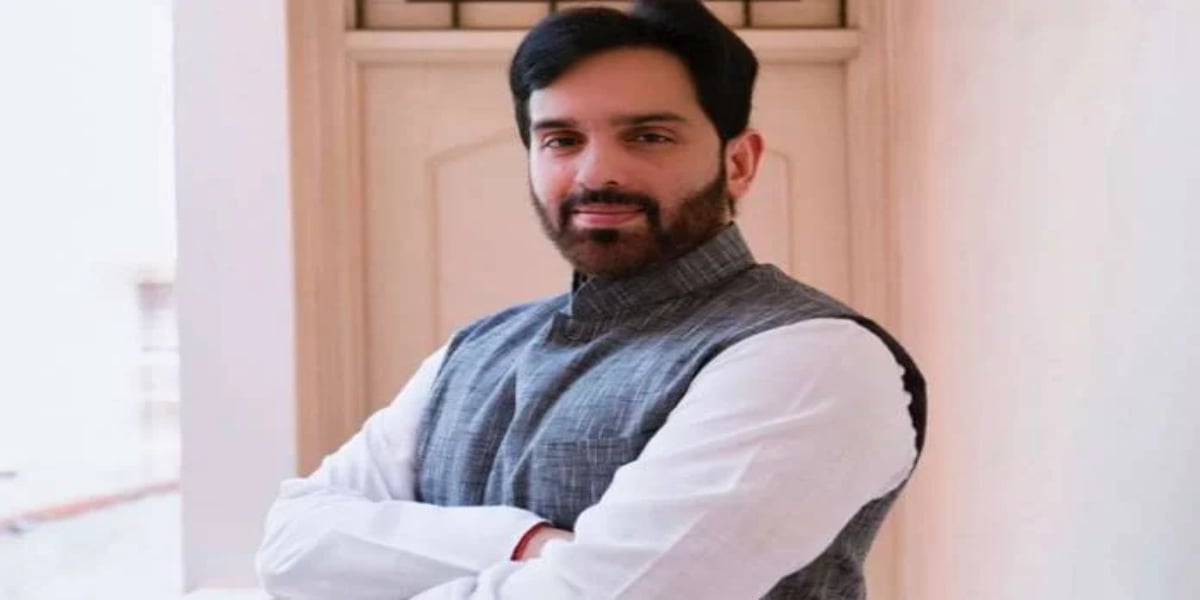 Luv Sinha comes in defense of Siddhanth Kapoor on Twitter