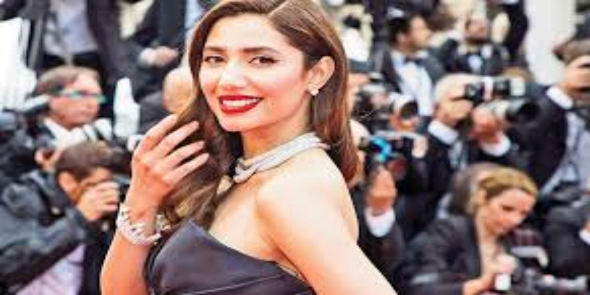 Mahira Khan faces serious trolling as her gibberish video goes viral