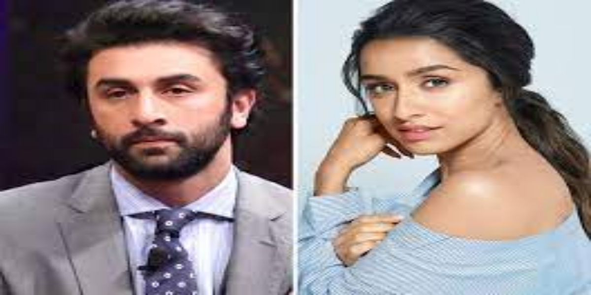Ranbir Kapoor kneeled in front of Shraddha Kapoor for Luv Ranjan