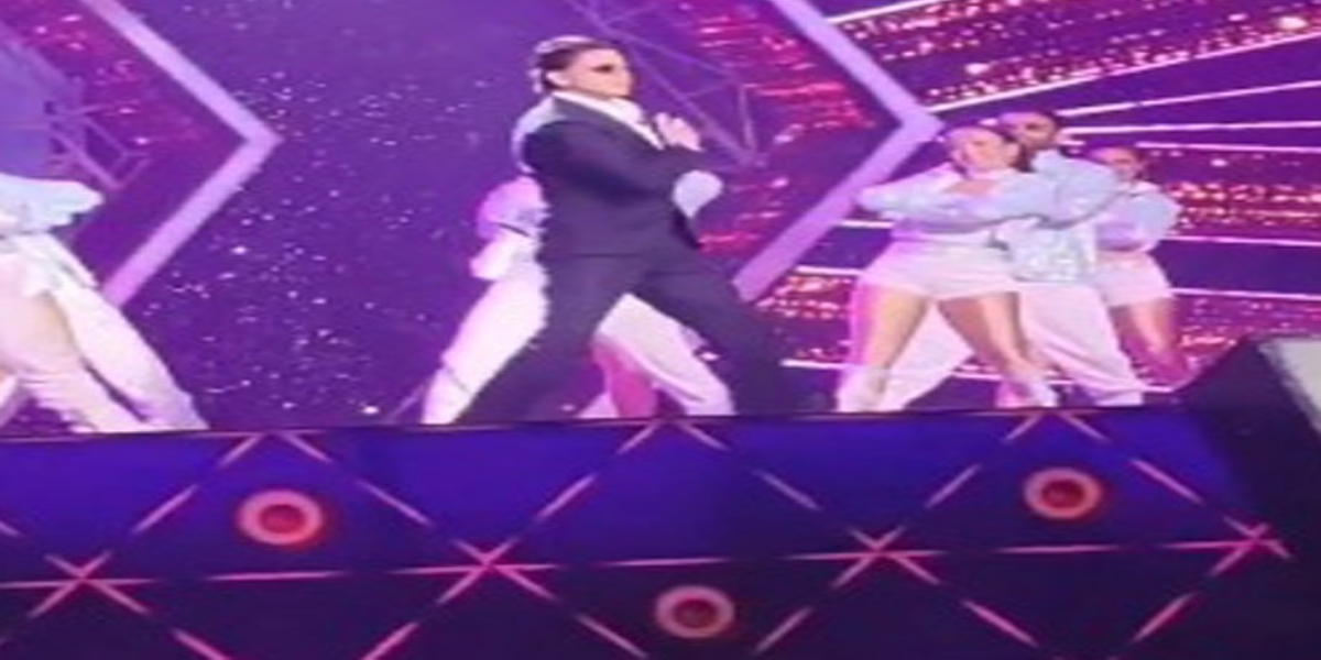 Shah Rukh Khan's debut concert performance with Umang 2022