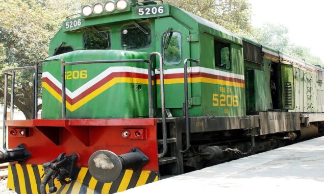 Pakistan Railways to run three special trains on Eid