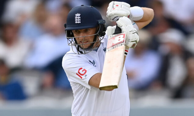 England need 61 more runs to beat New Zealand in first test