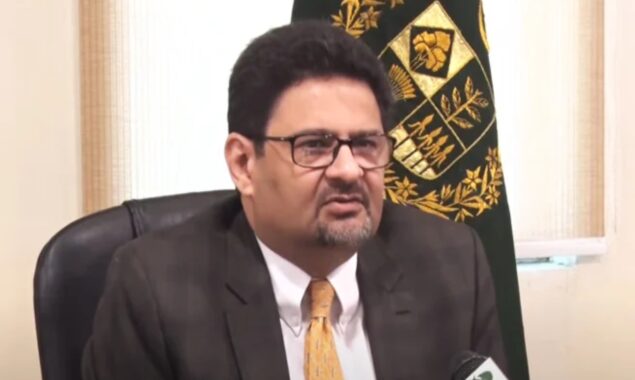Chinese banks agree to provide $2.3bn loan: Miftah Ismail