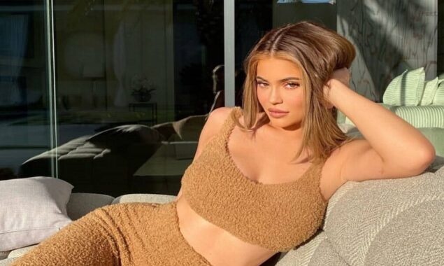 Kylie Jenner revealed that she deleted all of her social media accounts prior to the birth of her son