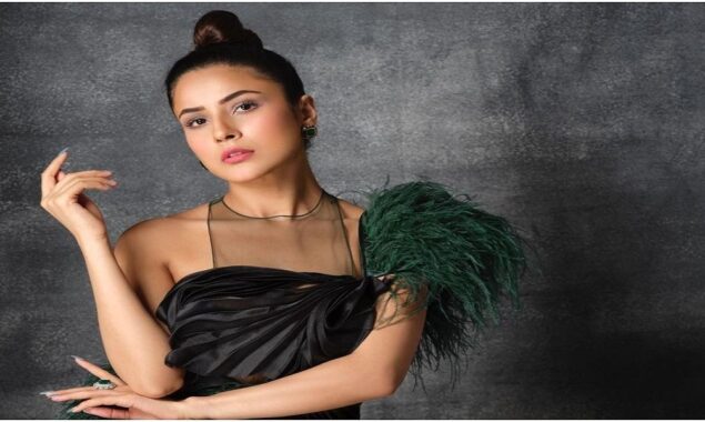 Shehnaaz Gill appears happy and excited in the company of Raghav Juyal and Siddharth Nigam