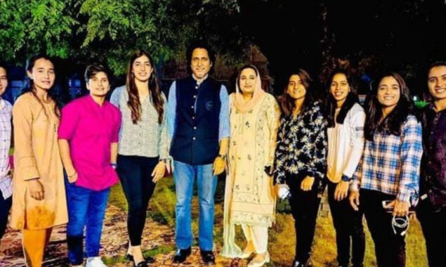 Ramiz Raja boosts women’s cricket team’s confidence at a dinner party