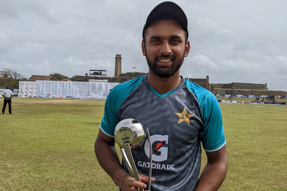 abdullah shafique scores 160
