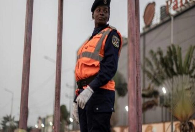 ‘A heart of love’: Kinshasa locals reward honest cops