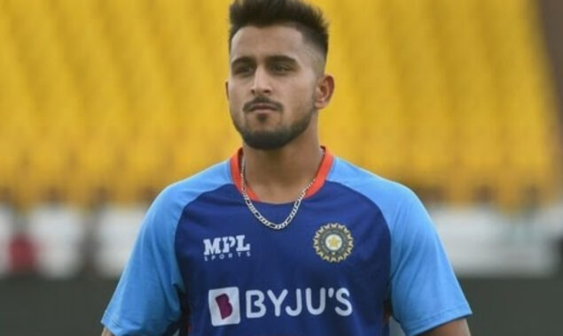 Umran Malik trolled by fans for scoring half-century while bowling