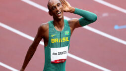 Alison Dos Santos: Brazil wins 400m obstacles world last, Warholm denied