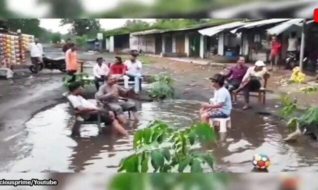 Residents of MP protest in an unusual way on the road