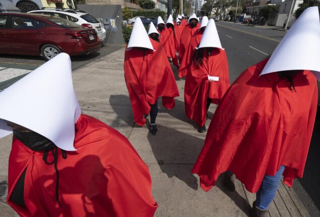 Peruvian women ask Michelle Bachelet for help in face of violence