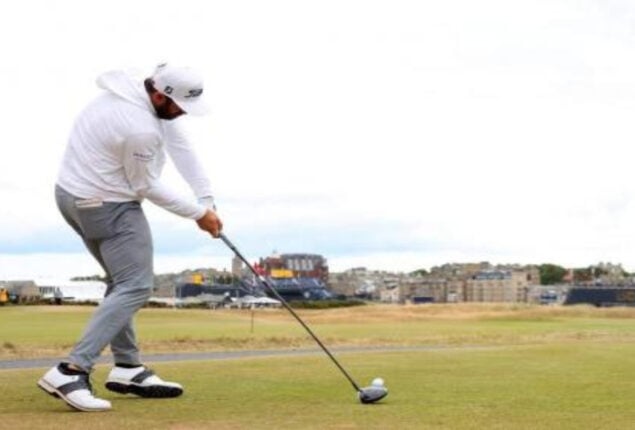 Young tames Old Course to take The Open clubhouse lead