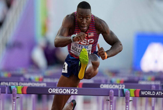 Grant Holloway holds 110m obstacles title, Hansle Parchment misses last