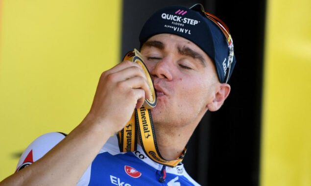 Jakobsen wins Tour de France stage two