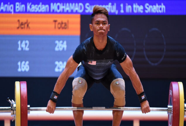 Aniq Kasdan wins Malaysia’s first gold medal in weightlifting