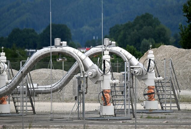 EU to seek cuts in heating, cooling of buildings to save gas
