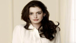 Anne Hathaway celebrated 16th anniversary of Devil Wears Prada