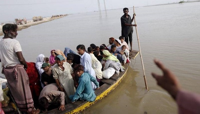 boat capsizes in Indus River